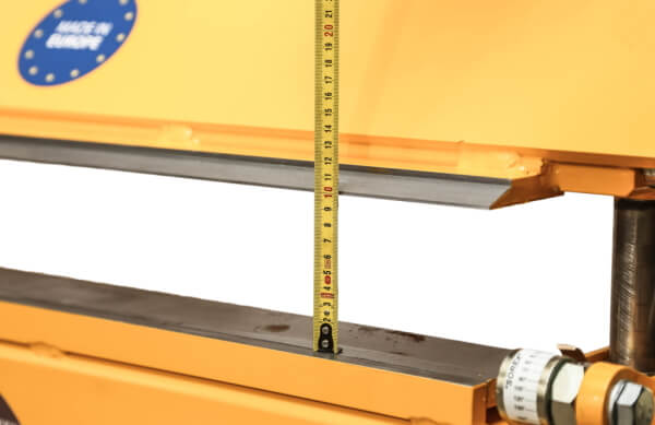 Листогиб EuroMaster LBM 200 PRO