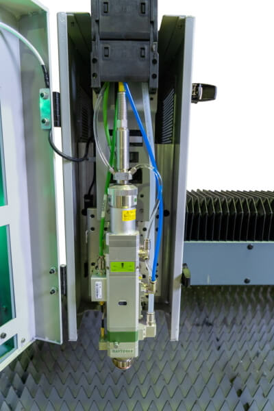 MLF-3015R 3000W 6 Оптоволоконный лазер Metal Master MLF-3015R 3000W (С автофокусом)