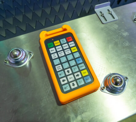 MLF-3015R 3000W 16 Оптоволоконный лазер Metal Master MLF-3015R 3000W (С автофокусом)