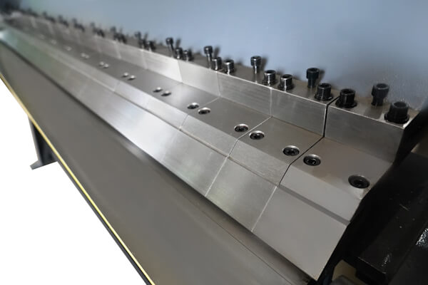Сегментальный листогиб MetalMaster MTS 2020 1 Сегментальный листогиб MetalMaster MTS 2020