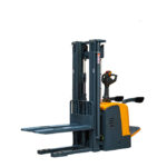Штабелер самоходный 1,5 т 4,5 м XILIN CDDK15-III 24/200 В/Ач (с платформой)