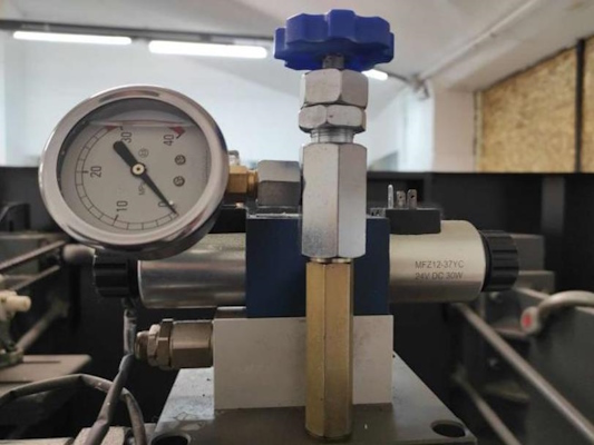 Листогибочный пресс Metal Master HPJ 1640M c ЧПУ E22 Листогибочный пресс Metal Master HPJ 1640M
c ЧПУ E22