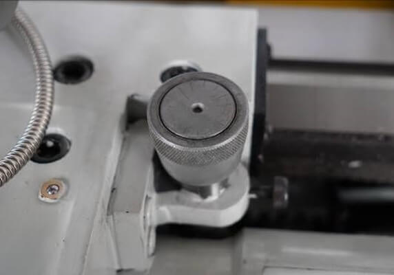 Токарно-винторезный станок Metal Master ZM 50100 DRO RFS Токарно-винторезный станок Metal Master ZM 50100 DRO RFS