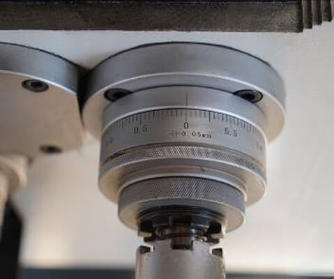 Широкоуниверсальный фрезерный станок MetalMaster DMM-200 DRO Широкоуниверсальный фрезерный станок MetalMaster DMM-200 DRO