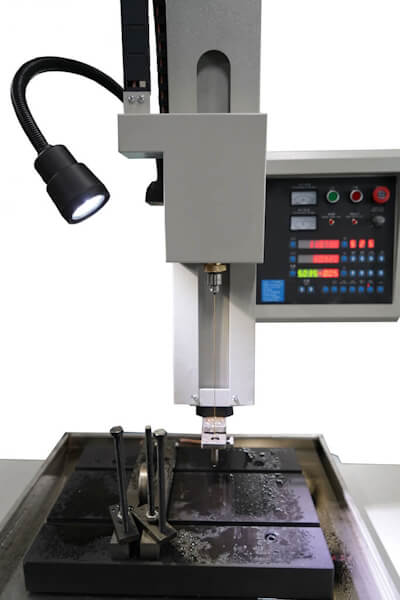 Электроэрозионный станок Metal Master MDS-703A 4 Электроэрозионный однокоординатный высокоскоростной станок «Супердрель» METAL MASTER DS-703A