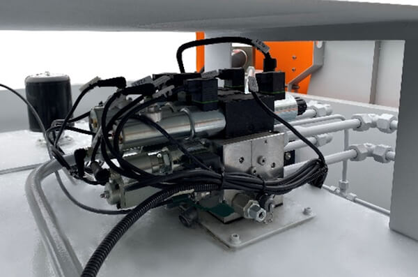 Трех осевой гидравлический пресс Ermaksan Power Bend Pro 2600-100 (С ручным бомбированием) Трех осевой гидравлический пресс Ermaksan Power Bend Pro 2600-100 (С ручным бомбированием)