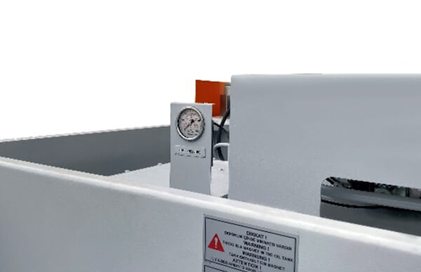 Трех осевой гидравлический пресс Ermaksan Power Bend Pro 2600-100 (С ручным бомбированием) Трех осевой гидравлический пресс Ermaksan Power Bend Pro 2600-100 (С ручным бомбированием)