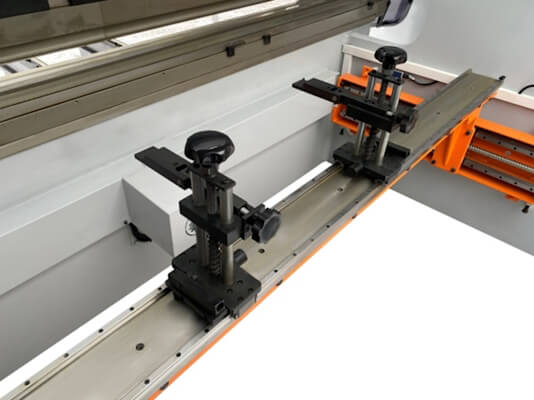 Трехосевой гидравлический пресс Ermaksan Power Bend Pro (Турция) Трехосевой гидравлический пресс Ermaksan Power Bend Pro (Турция)