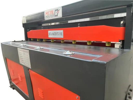 Электромеханическая гильотина Metal Master ETG 1315E Электромеханическая гильотина Metal Master ETG 1315E