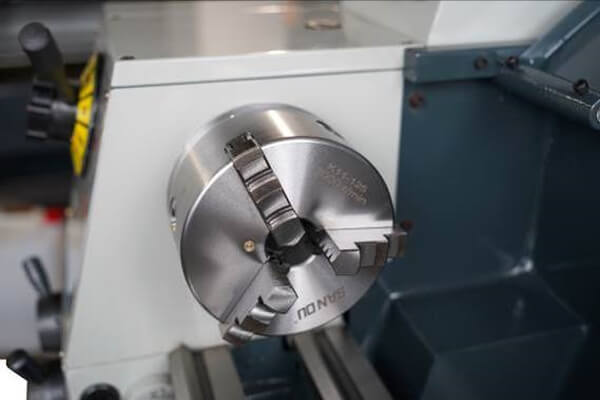 Настольный токарно-винторезный станок Metal Master MasterTurn 2550G Настольный токарно-винторезный станок Metal Master MasterTurn 2550G