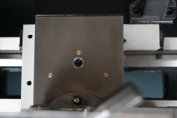 Настольный токарно-винторезный станок Metal Master MasterTurn 2550G Настольный токарно-винторезный станок Metal Master MasterTurn 2550G