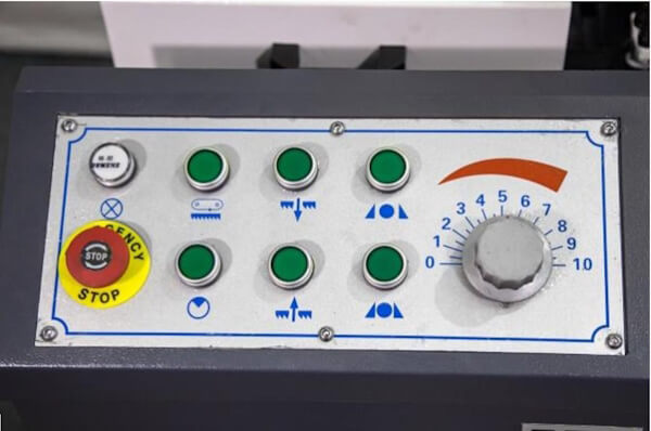 MGH-400 4 Двухколонный полуавтоматический ленточнопильный станок
Metal Master mgh-400