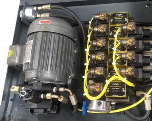Автоматический ленточнопильный двухколонный станок METAL MASTER MSK-400 6 Автоматический двухколонный горизонтальный ленточнопильный станок Metal Master MSK-400